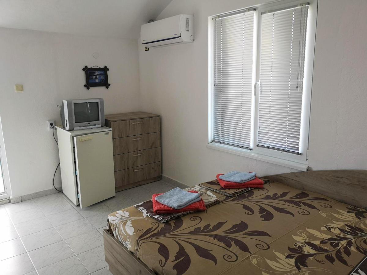 Guestrooms Stoyanovi Chernomorets Exterior photo