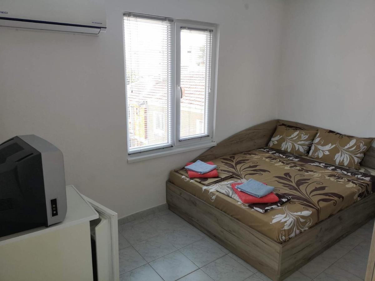 Guestrooms Stoyanovi Chernomorets Exterior photo